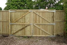 DRIVEWAY GATES, 8FT WIDE X 6FT