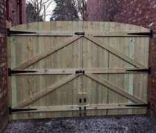 WOODEN DRIVEWAY GATES HEAVY