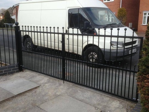 Traditional steel driveway - traditional,