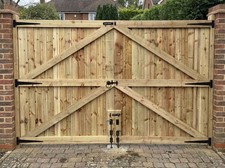 WOODEN DRIVEWAY GATES ! HEAVY
