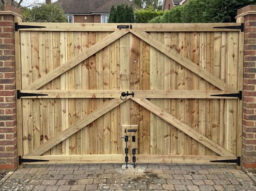 Wooden driveway gates heavy - wooden,