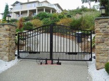 DRIVEWAY GATES / METAL GATES /