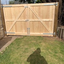 Wooden Driveway Gates Straight